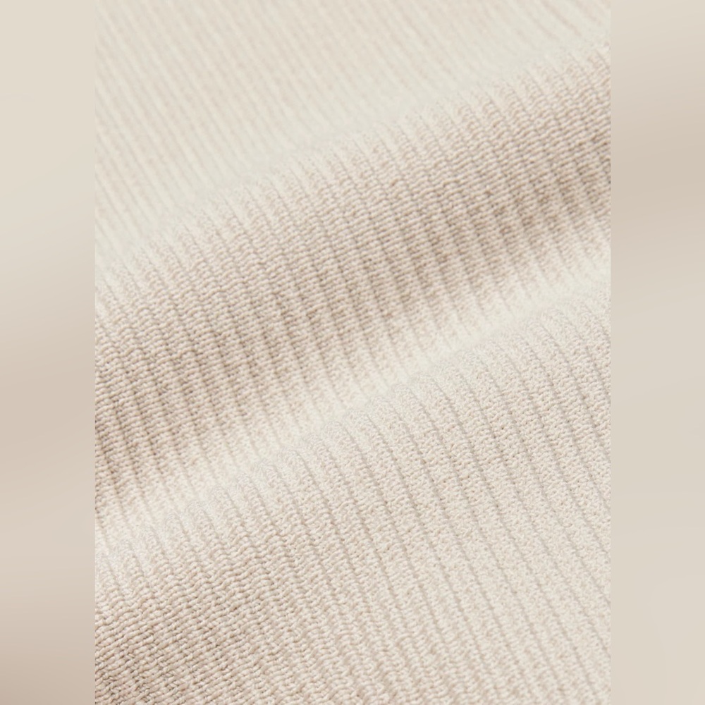 Aritzia Babaton Sculpt Knit Forefront Long Sleeve in Matte Pearl - Picture 12 of 12